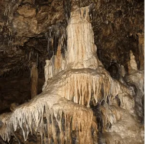 Cueva de los Enebralejos