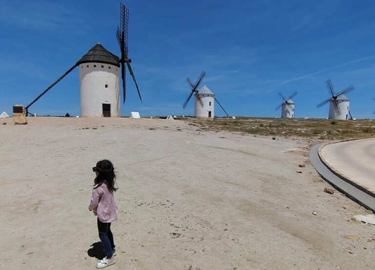 Tren de los Molinos: descubre el escenario de «El Quijote»
