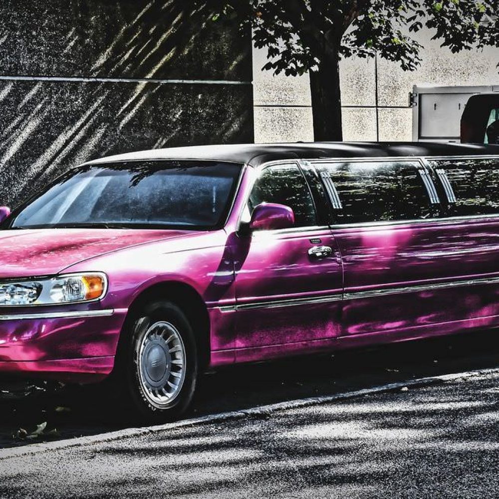 stretch-limousine-4593863_1920-1440w